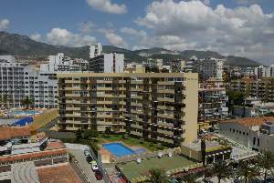 Apartamentos Don Gustavo, Benalmadena Costa, Costa del Sol, Spain - click for larger image
