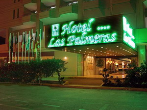 Las Palmeras Hotel - entrance
