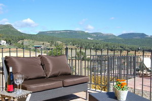 Sandia Room - Arianel.la de Can Coral - Rural Country House & Apartment, Spain - click for larger image